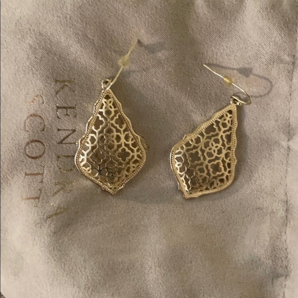 Kendra scott earrings